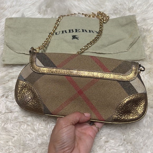 Burberry Mint Clutch on Chain - Picture 8 of 9